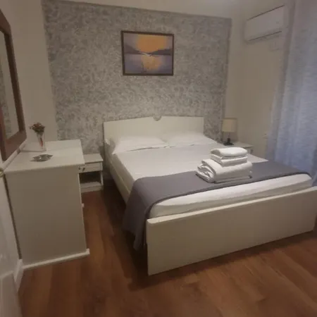 Klironomi Hotel *