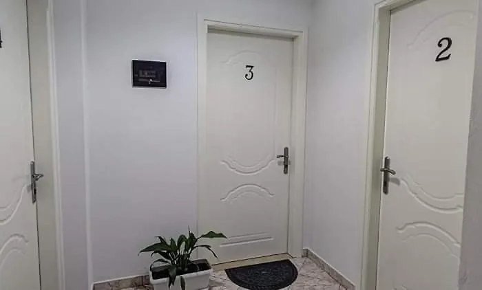 Klironomi Hotel *