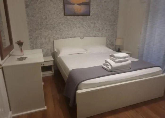 Klironomi Hotel *